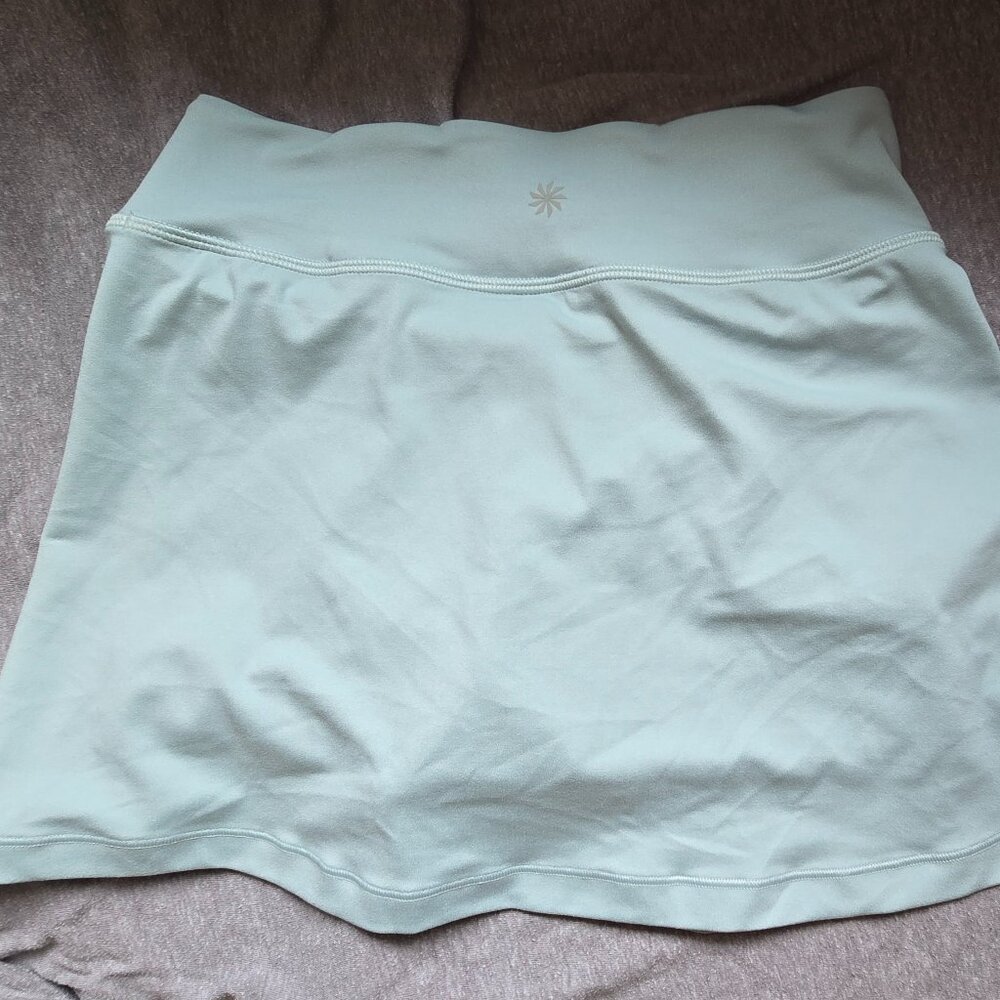 Athleta Girl goal getter skort Mint color size Medium (8/10)